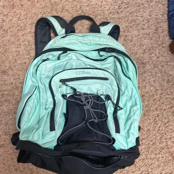 L L Bean bookbag with lots of compartments - Picture 1 of 9